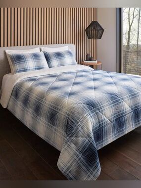 Roots - Queen Reversible Sherpa Comforter Set